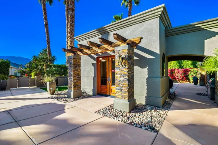 Casita Entry