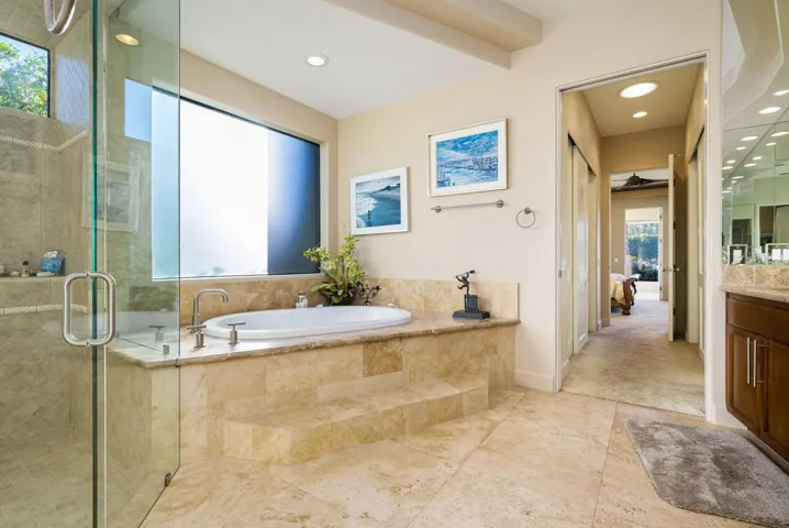 Tub spa