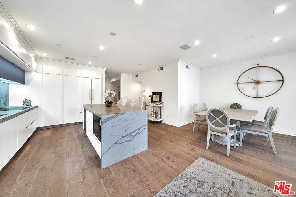 132 N Swall Drive 301, Los Angeles, California 90048 home-pic-15