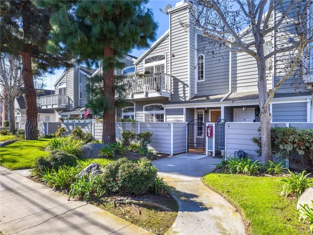 121 S Lucia Avenue 3, Redondo Beach, California 90277