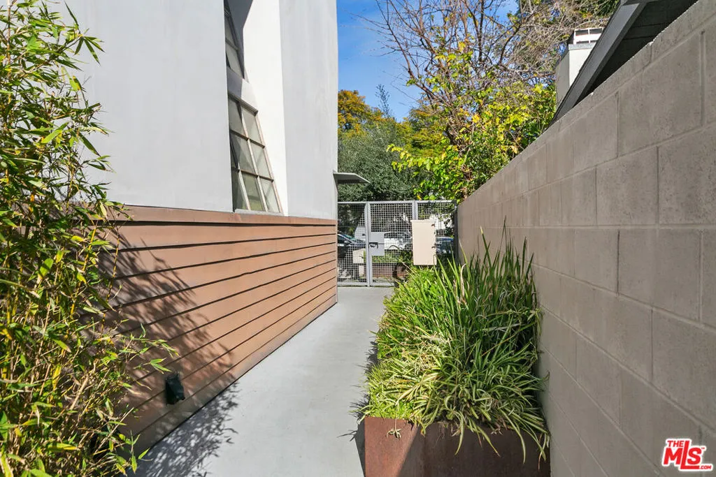 1228 21st Street A, Santa Monica, California 90404 home-pic-3