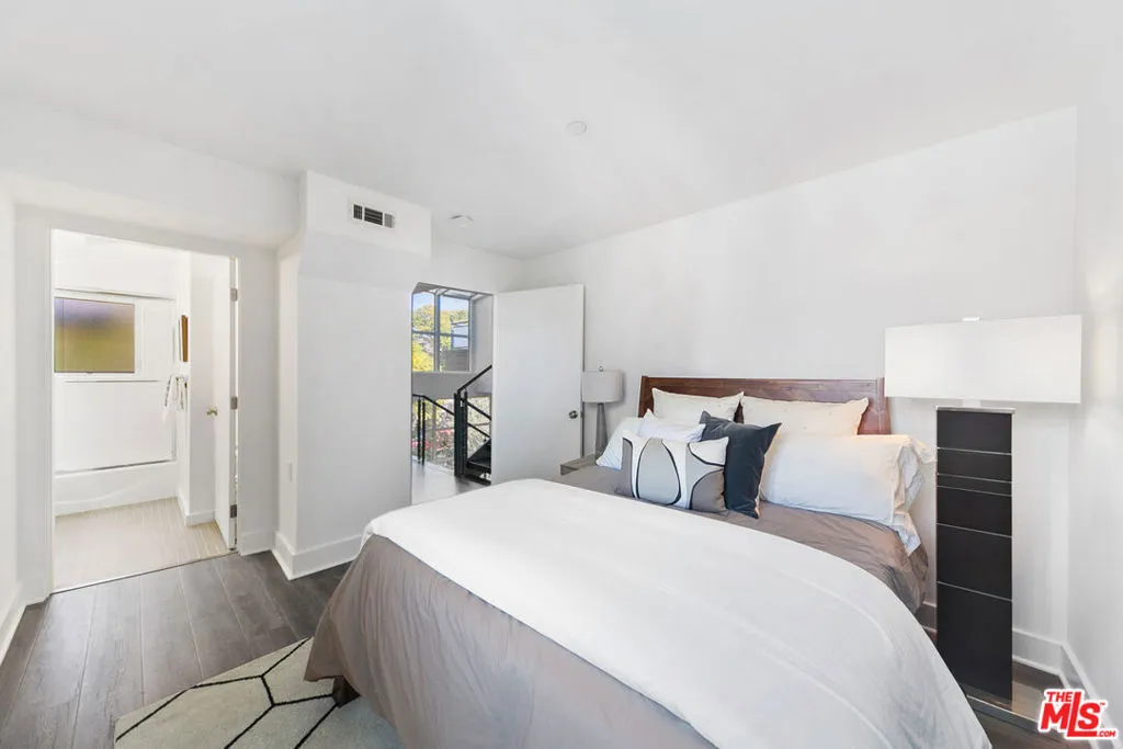 1228 21st Street A, Santa Monica, California 90404 home-pic-21