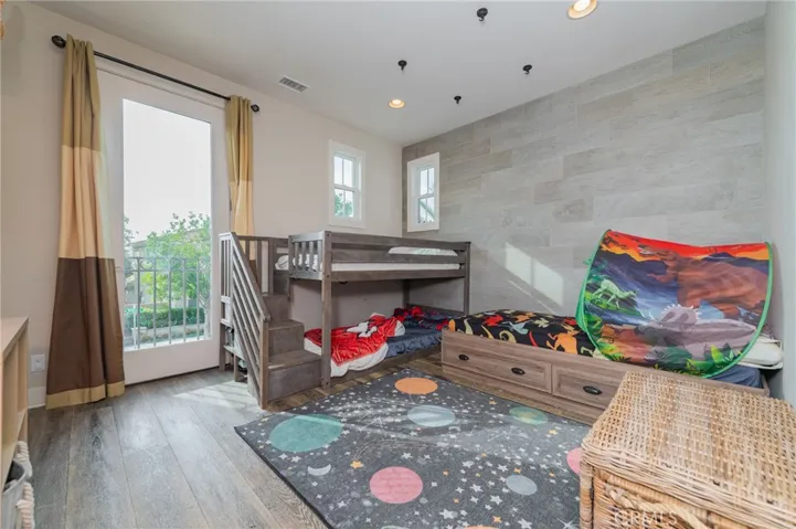 21 Bellflower, Lake Forest, California 92630
