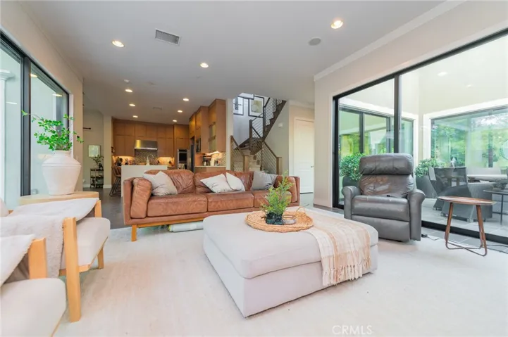 21 Bellflower, Lake Forest, California 92630