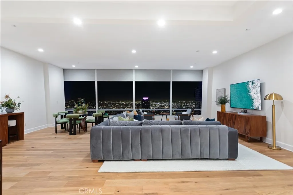 900 W Olympic Boulevard 48c, Los Angeles, California 90015 home-pic-52