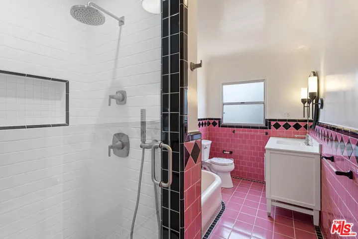 7972 Blackburn Avenue, Los Angeles, California 90048