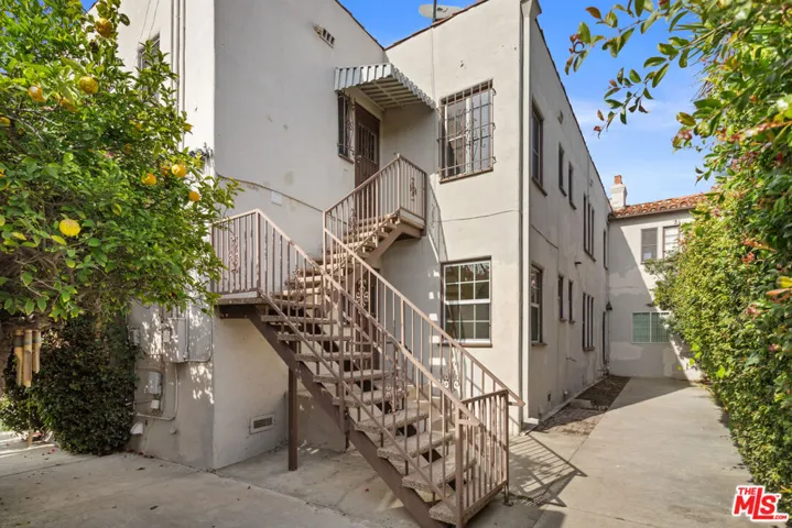 7972 Blackburn Avenue, Los Angeles, California 90048