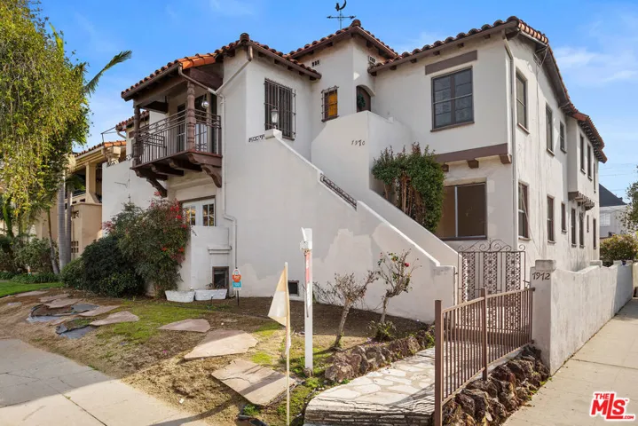 7972 Blackburn Avenue, Los Angeles, California 90048