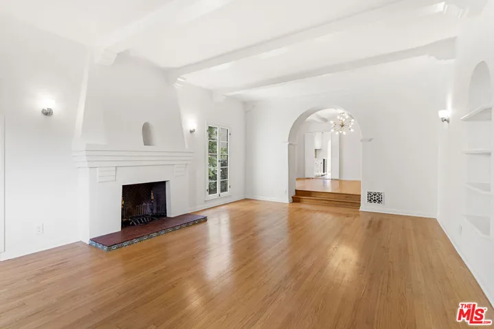 7972 Blackburn Avenue, Los Angeles, California 90048