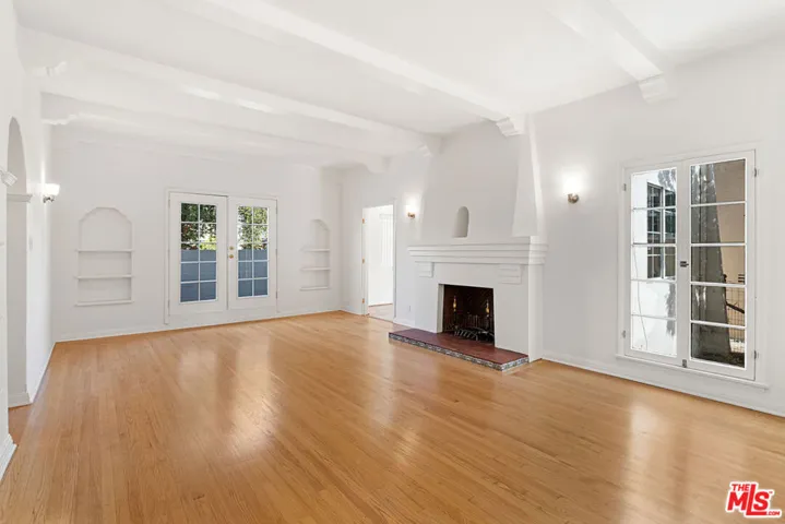 7972 Blackburn Avenue, Los Angeles, California 90048