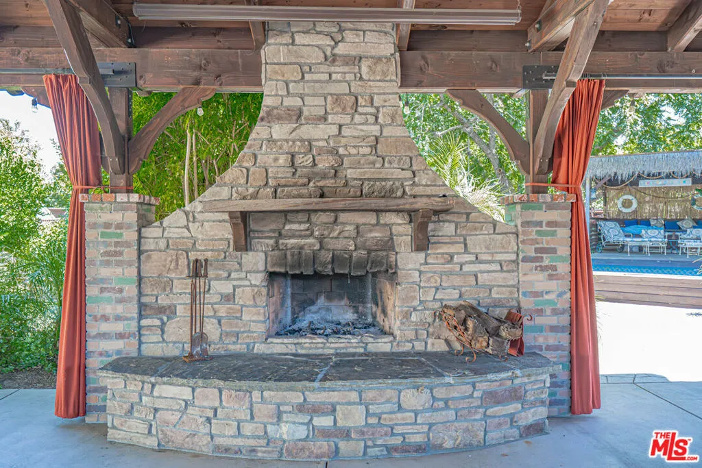 22651 Calvert Street, Woodland Hills, California 91367 home-pic-46