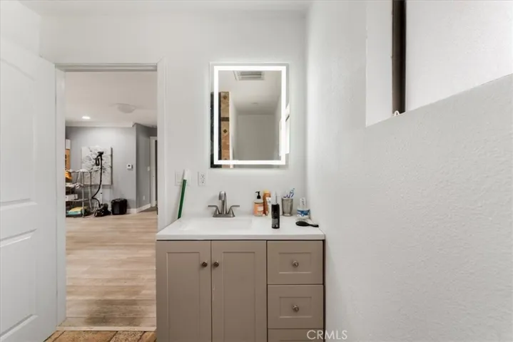 19010 Ingomar Street, Reseda, California 91335
