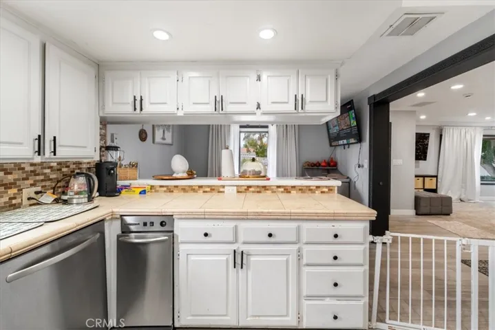 19010 Ingomar Street, Reseda, California 91335