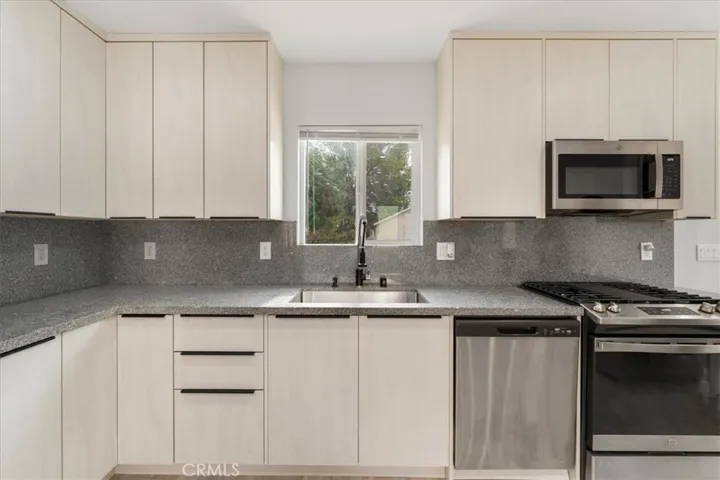 19010 Ingomar Street, Reseda, California 91335
