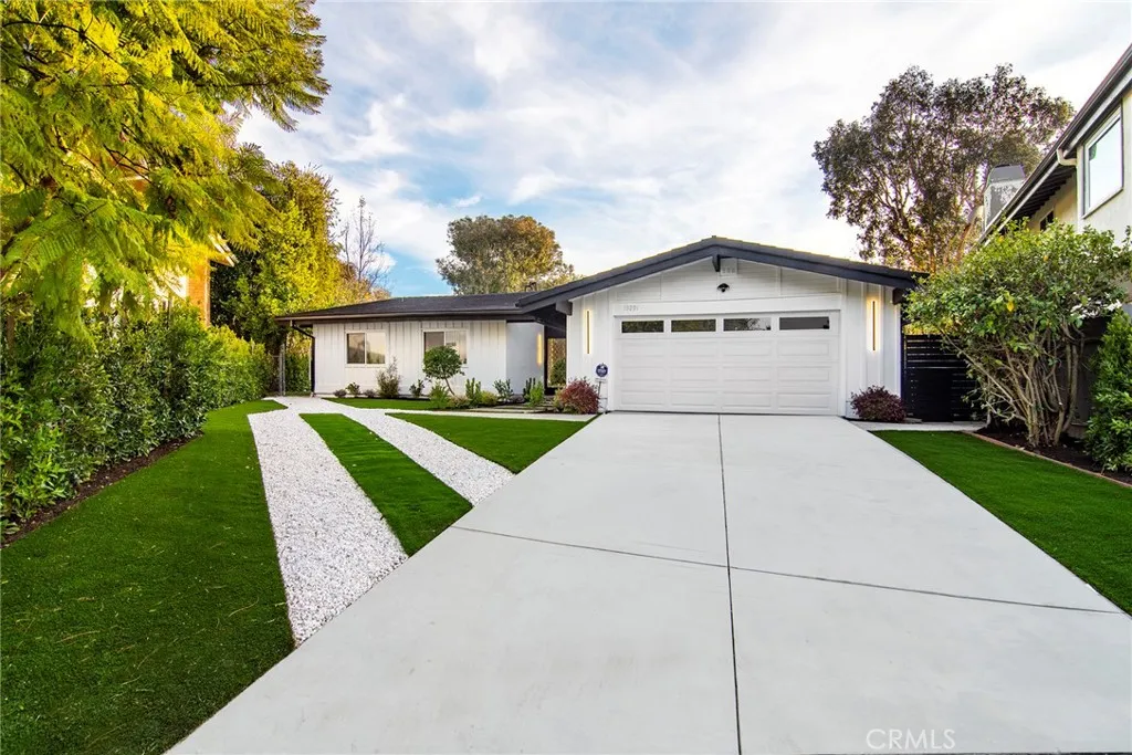 19291 Berclair Lane, Tarzana, California 91356 home-pic-15