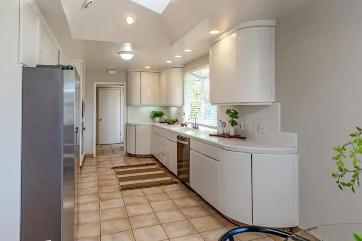 2006 Fallen Leaf Lane, Los Altos, California 94024
