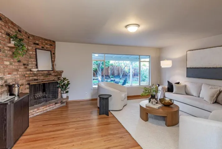 2006 Fallen Leaf Lane, Los Altos, California 94024