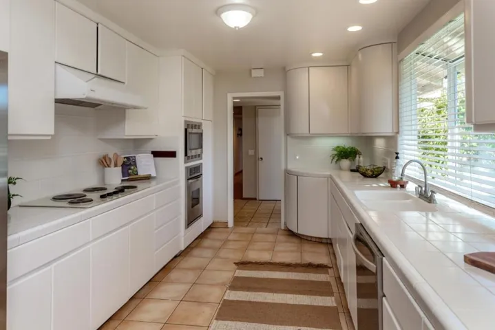 2006 Fallen Leaf Lane, Los Altos, California 94024