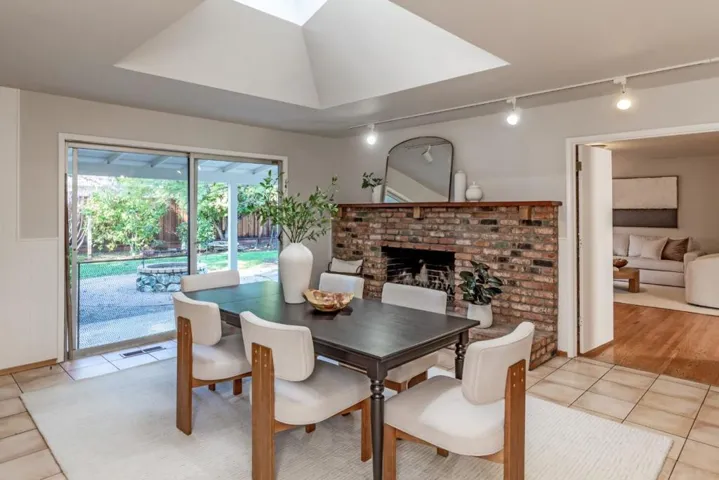 2006 Fallen Leaf Lane, Los Altos, California 94024