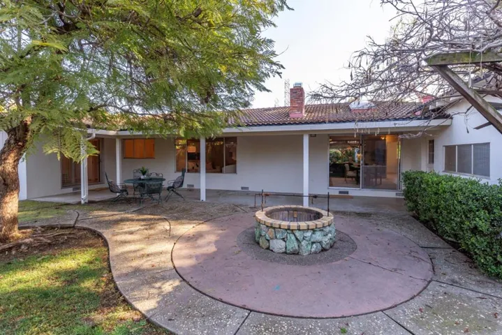 2006 Fallen Leaf Lane, Los Altos, California 94024