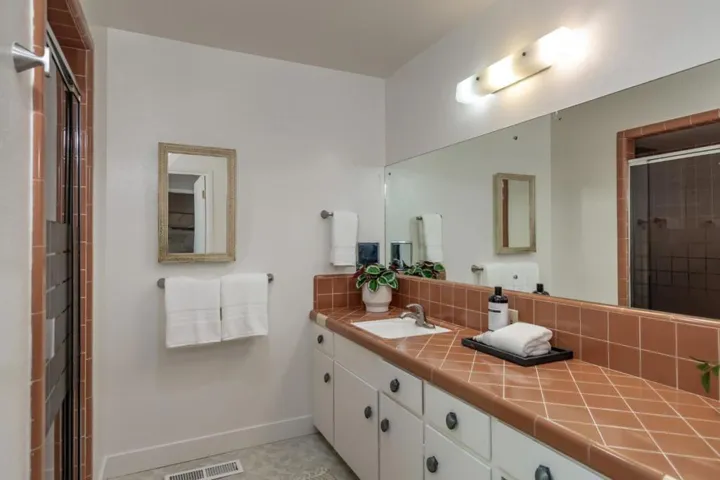 2006 Fallen Leaf Lane, Los Altos, California 94024