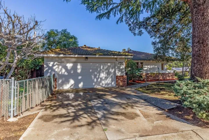 2006 Fallen Leaf Lane, Los Altos, California 94024