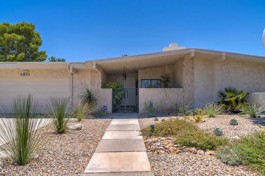 1511 E Twin Palms Drive, Palm Springs, California 92264 home-pic-3