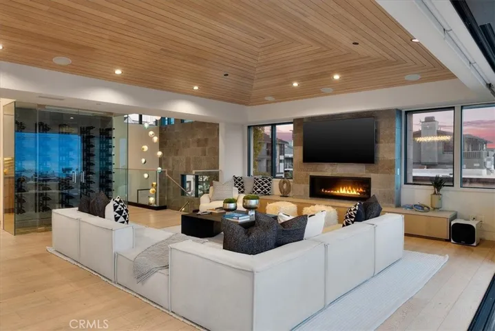 1703 Manhattan Avenue, Hermosa Beach, California 90254