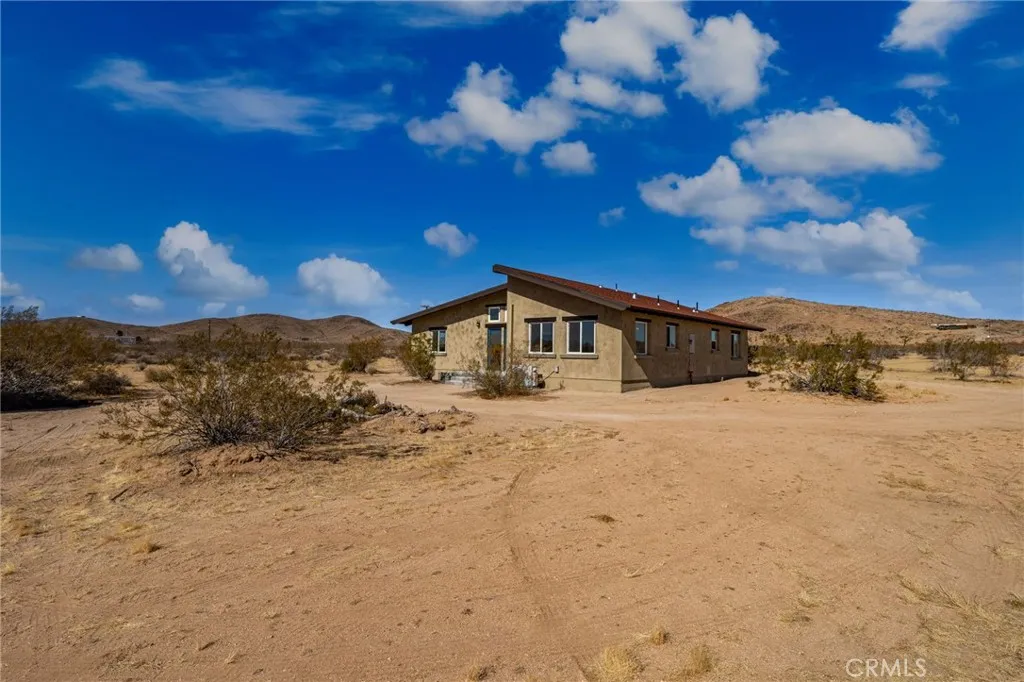60785 La Brisa Drive, Joshua Tree, California 92252 home-pic-32