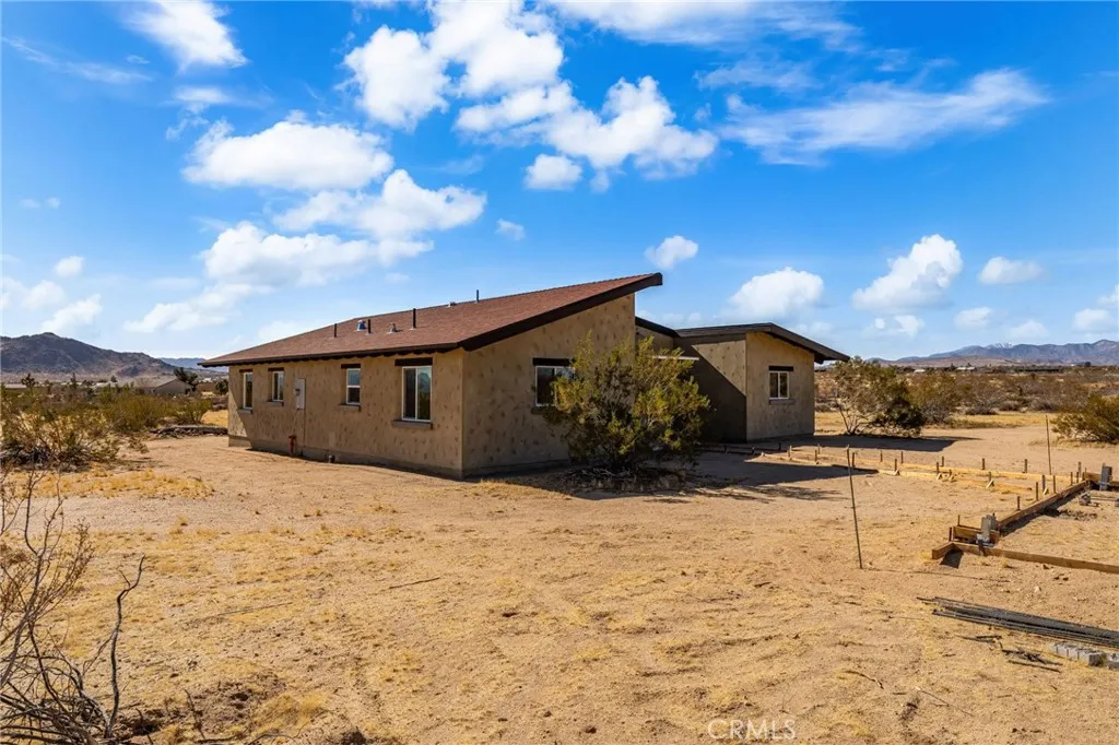 60785 La Brisa Drive, Joshua Tree, California 92252 home-pic-33