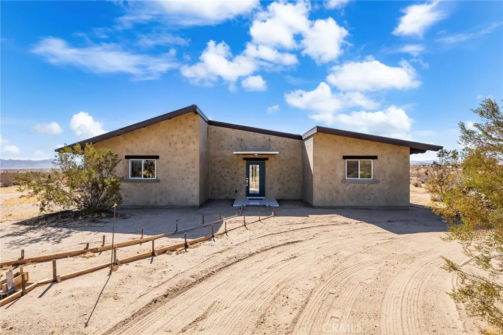 60785 La Brisa Drive, Joshua Tree, California 92252 home-pic-35