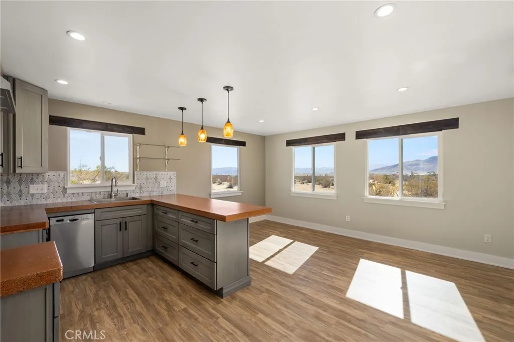 60785 La Brisa Drive, Joshua Tree, California 92252 home-pic-3
