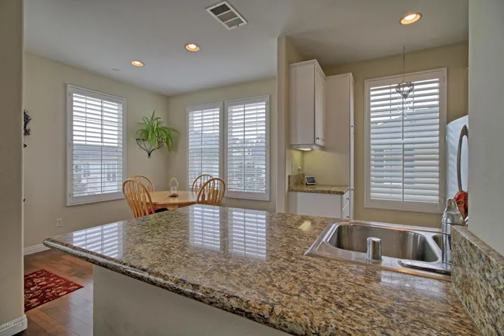 5564 Northwind Court-008-11-Kitchen-MLS_