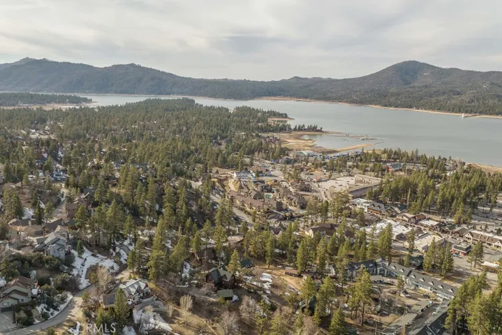 725 Cameron, Big Bear Lake, California 92315