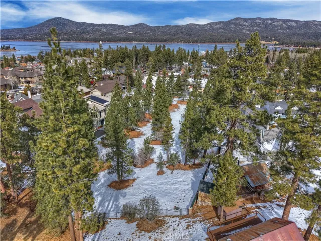 725 Cameron, Big Bear Lake, California 92315