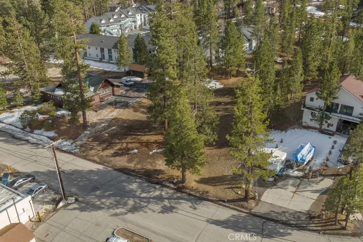725 Cameron, Big Bear Lake, California 92315