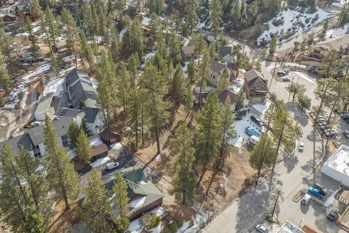 725 Cameron, Big Bear Lake, California 92315
