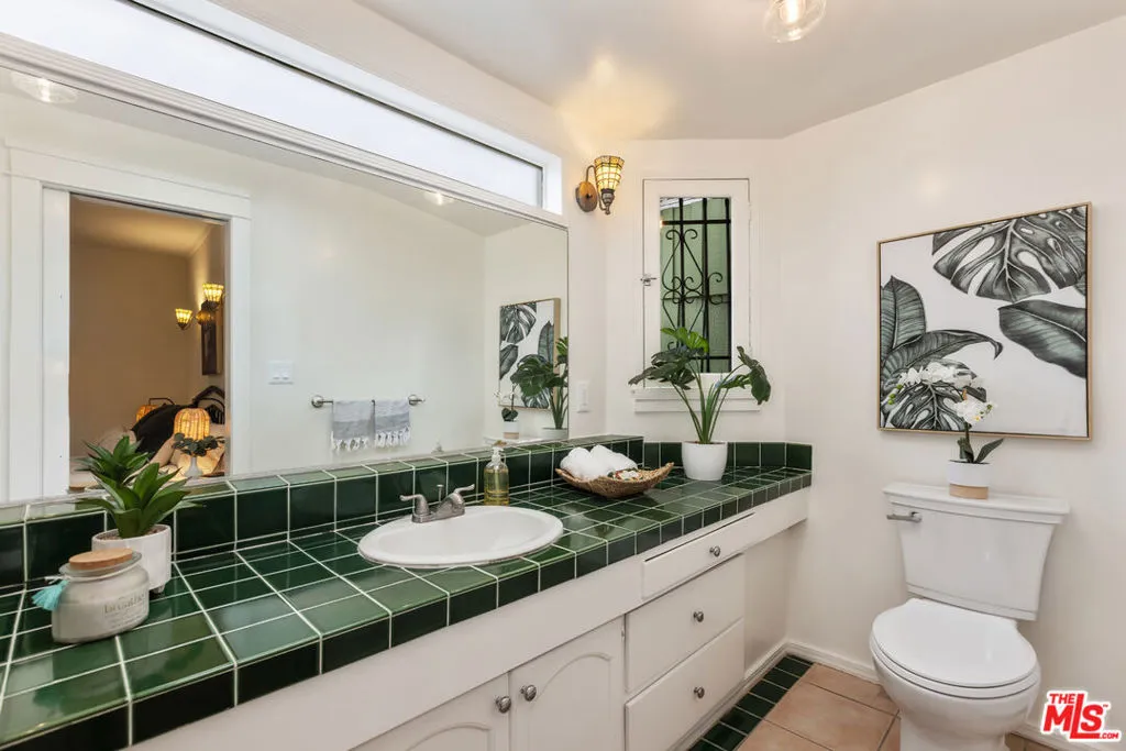 6853 Higman Avenue, Los Angeles, California 90028 home-pic-20