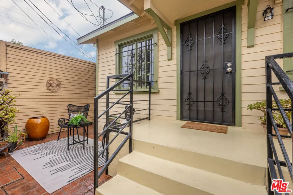 6853 Higman Avenue, Los Angeles, California 90028 home-pic-3