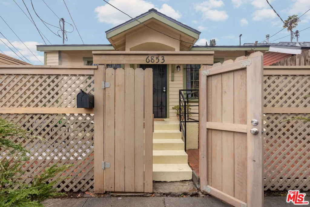 6853 Higman Avenue, Los Angeles, California 90028 home-pic-2