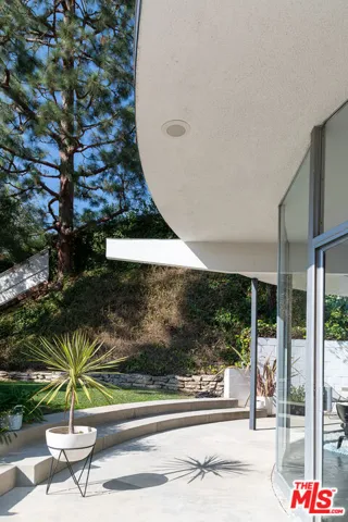 1892 Kimberly Lane, Los Angeles, California 90049