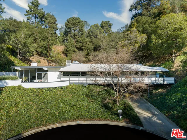 1892 Kimberly Lane, Los Angeles, California 90049