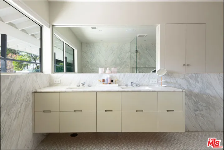 1892 Kimberly Lane, Los Angeles, California 90049