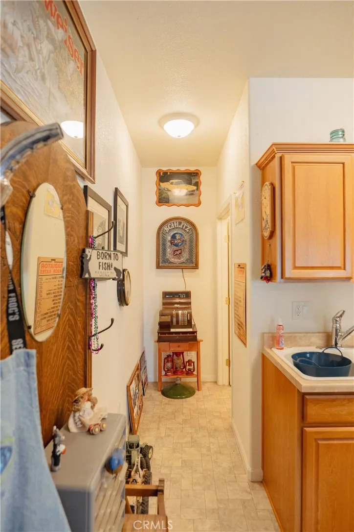 6839 Mercedes Avenue, Winton, California 95388 home-pic-45