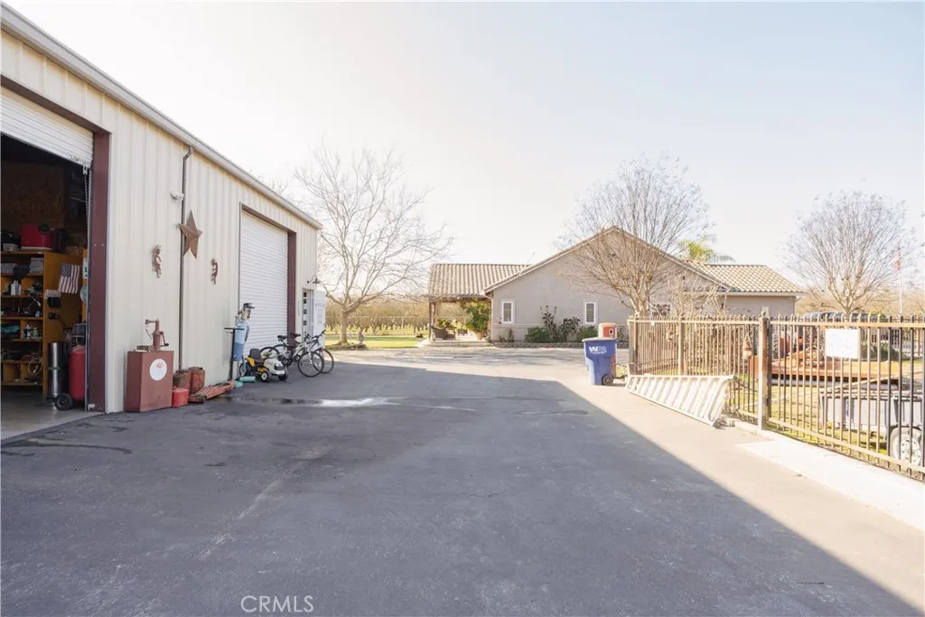 6839 Mercedes Avenue, Winton, California 95388 home-pic-60