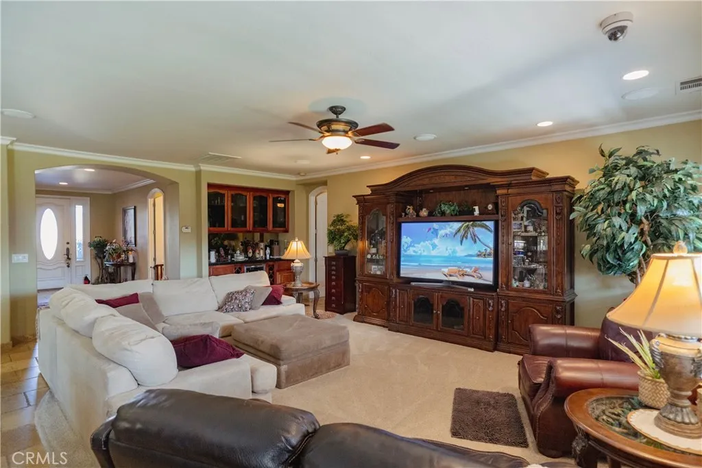 6839 Mercedes Avenue, Winton, California 95388 home-pic-8