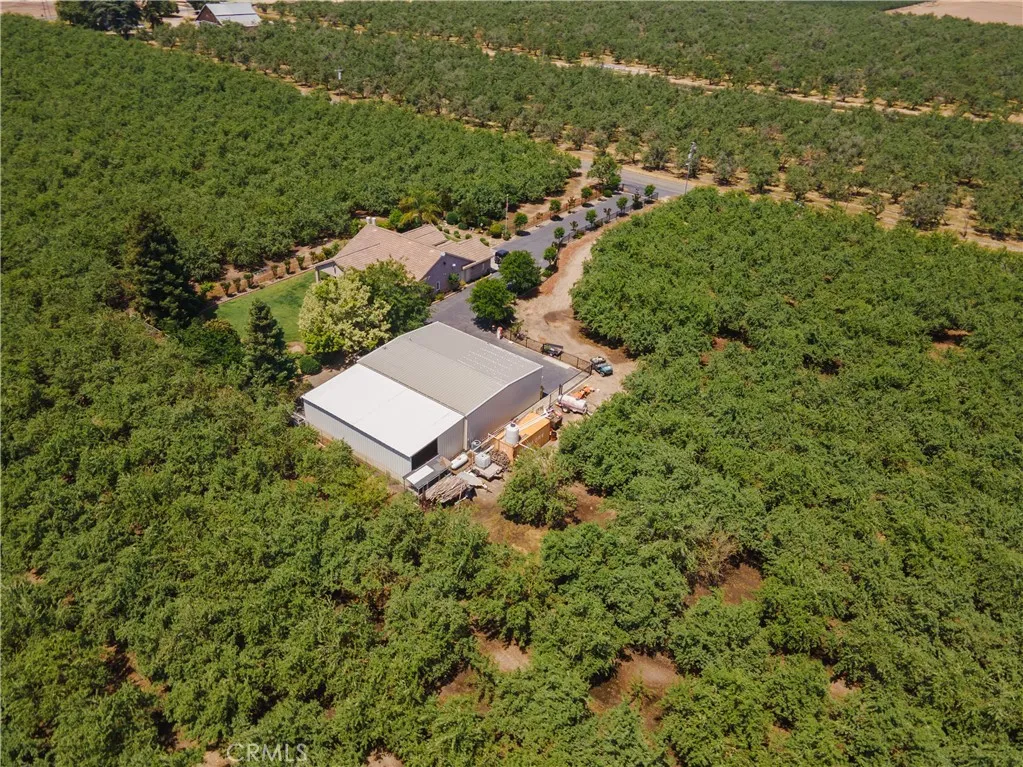 6839 Mercedes Avenue, Winton, California 95388 home-pic-68