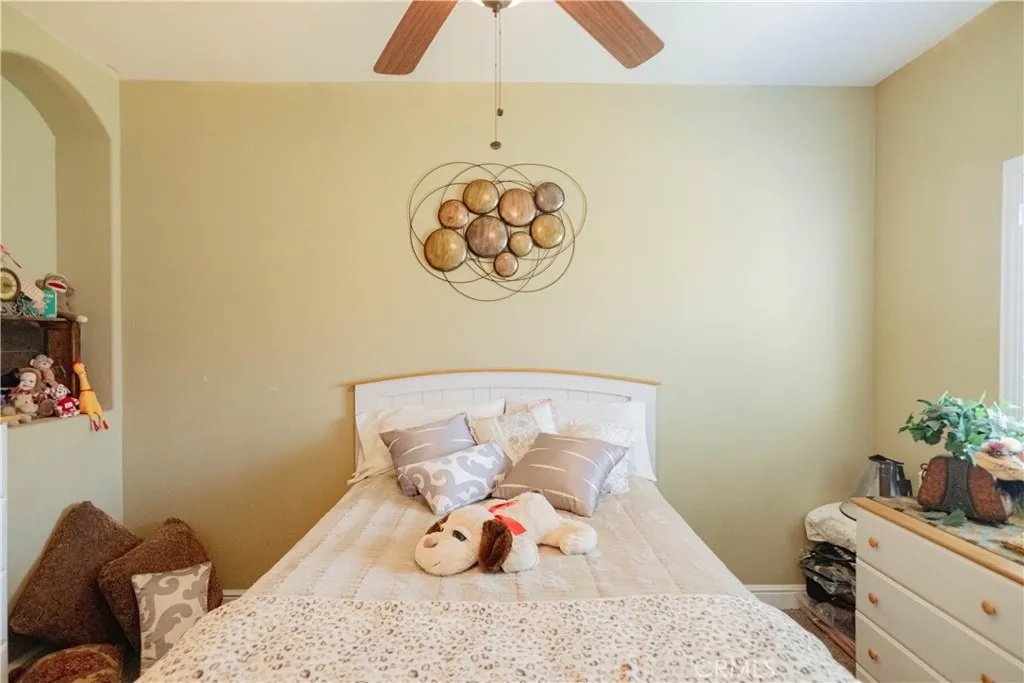 6839 Mercedes Avenue, Winton, California 95388 home-pic-20