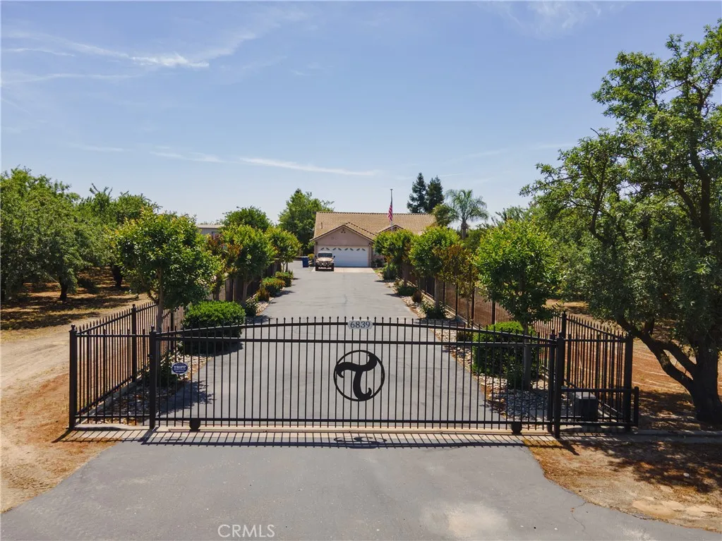 6839 Mercedes Avenue, Winton, California 95388 home-pic-2