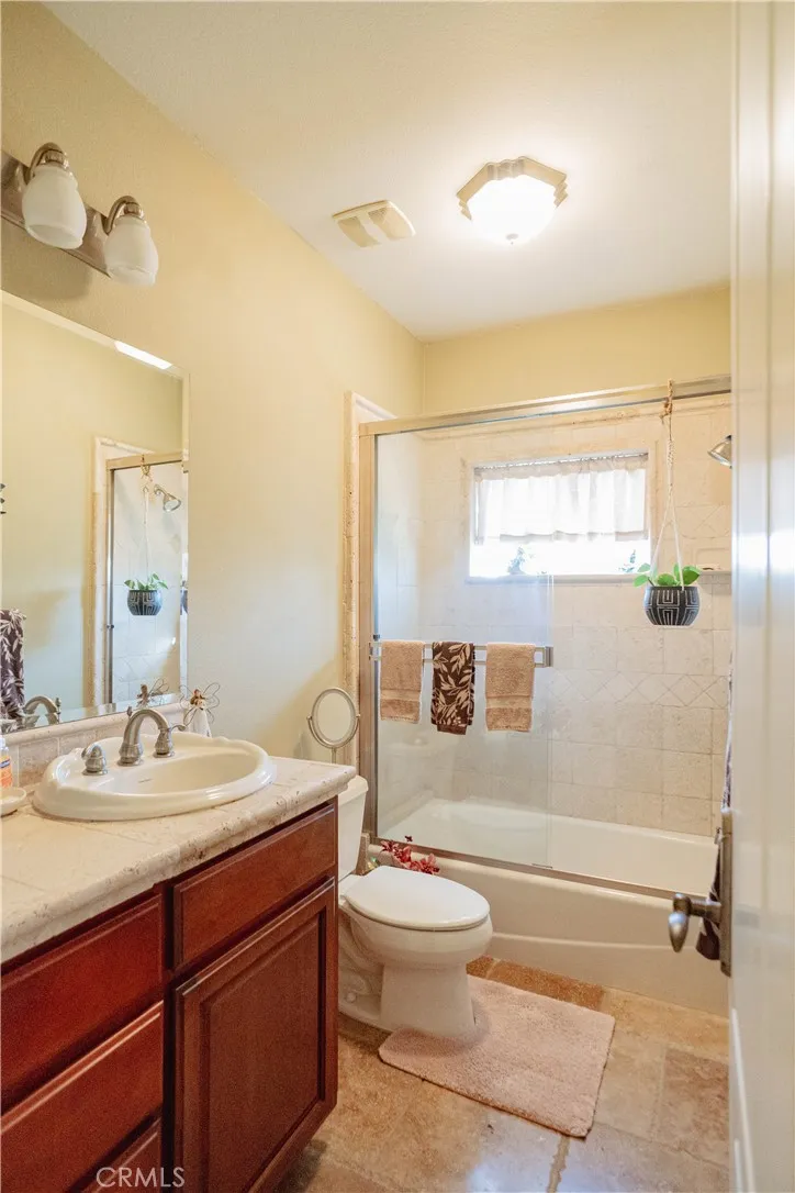 6839 Mercedes Avenue, Winton, California 95388 home-pic-25